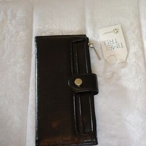 Time and Tru Shiny Black Wallet